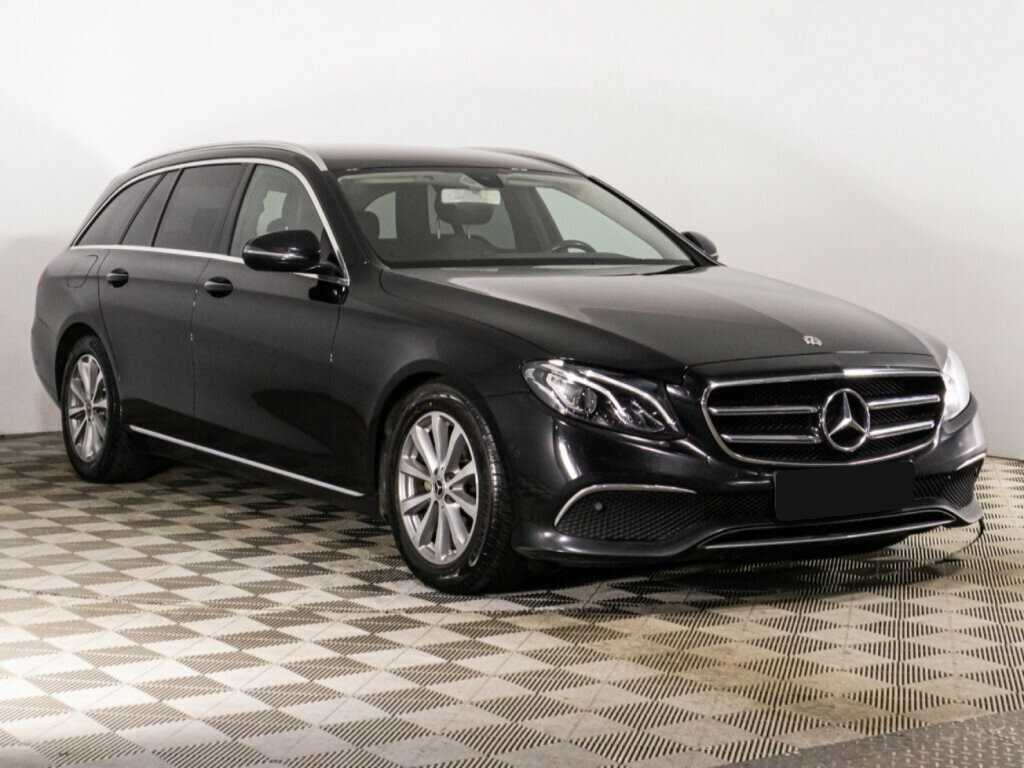 Б/У Мерседес-Бенц Е-Класс 2018 года. Фото: #2