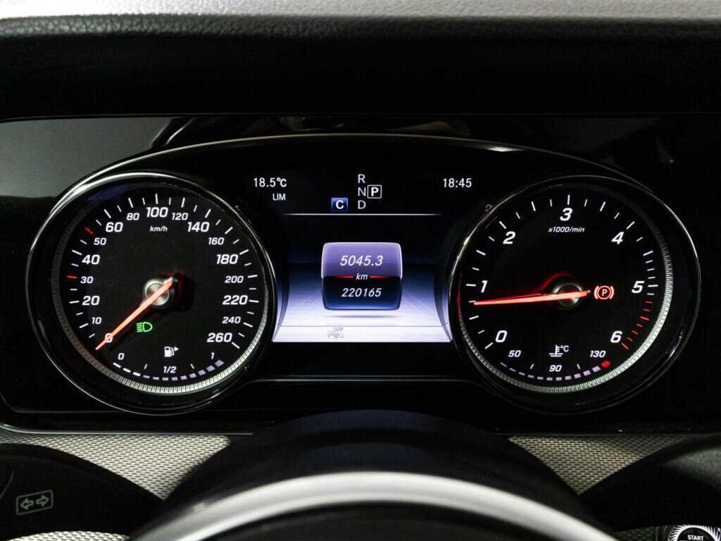 Б/У Мерседес-Бенц Е-Класс 2018 года. Фото: #11