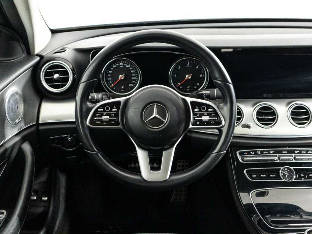 Б/У Мерседес-Бенц Е-Класс 2018 года. Фото: #22