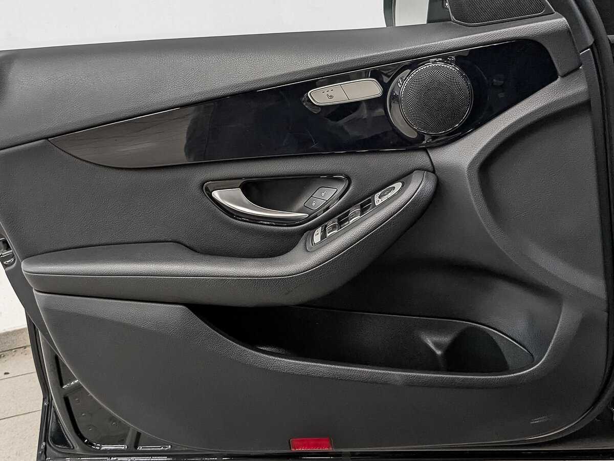 Б/У Мерседес-Бенц Ц-Класс 2018 года. Фото: #16