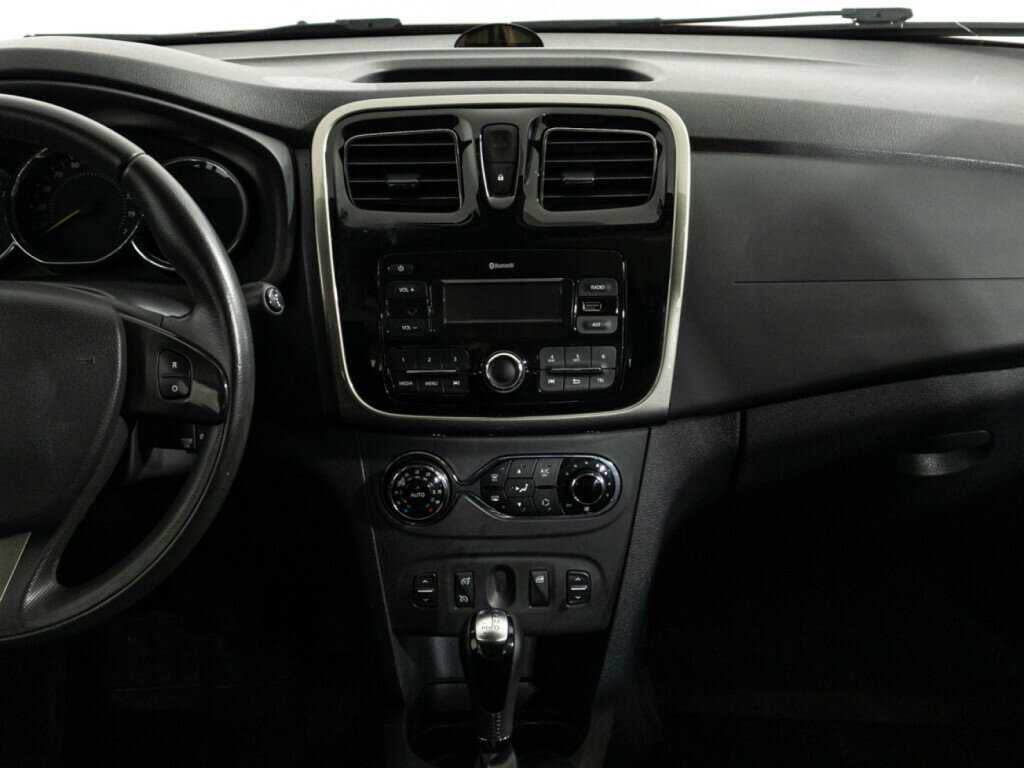 Б/У Рено Сандеро 2017 года. Фото: #13