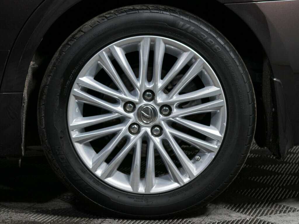 Б/У Лексус ЕС 2013 года. Фото: #18