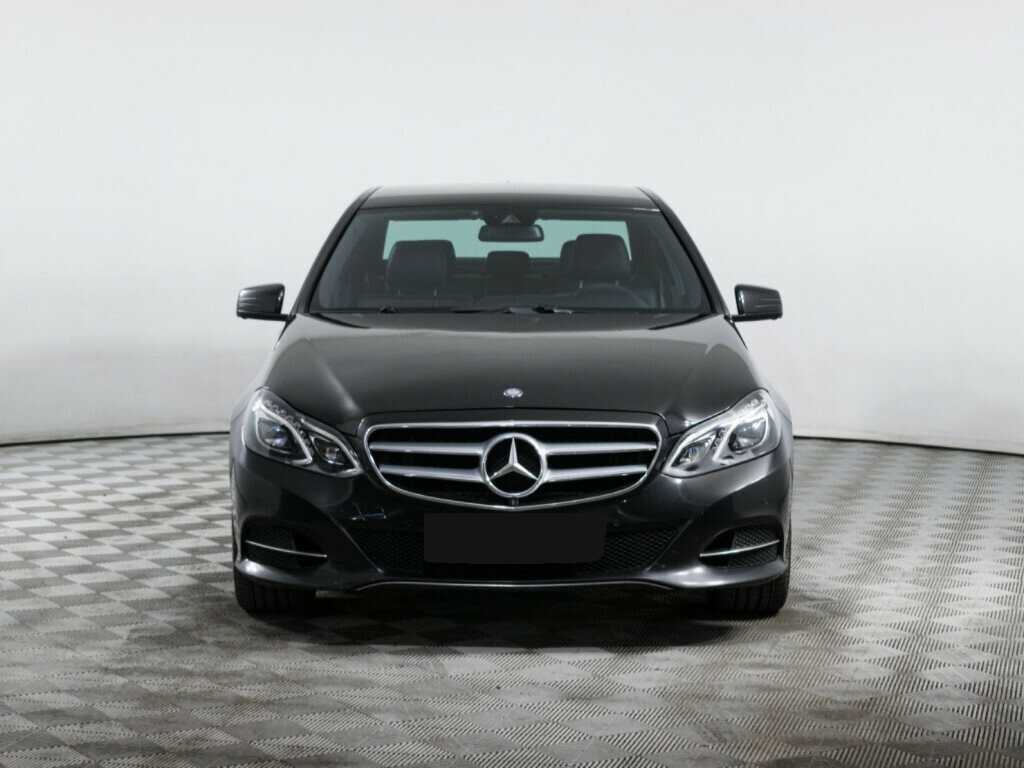 Б/У Мерседес-Бенц Е-Класс 2013 года. Фото: #1