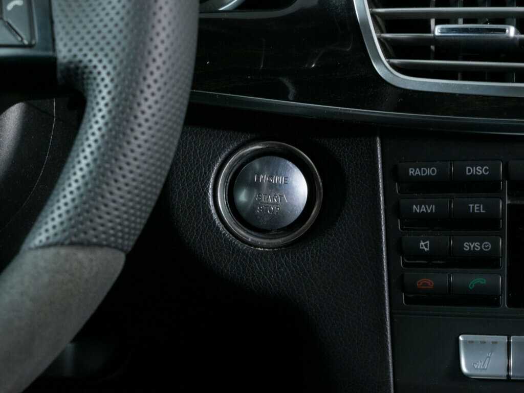 Б/У Мерседес-Бенц Е-Класс 2013 года. Фото: #13