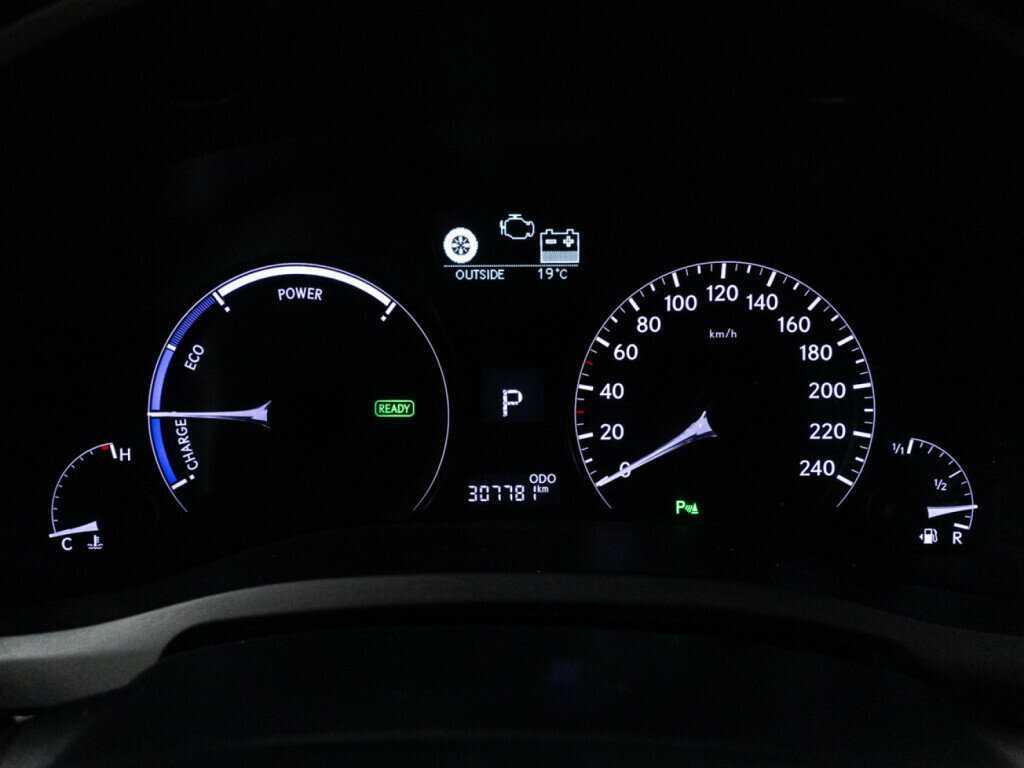 Б/У Лексус Р-Икс 2014 года. Фото: #11