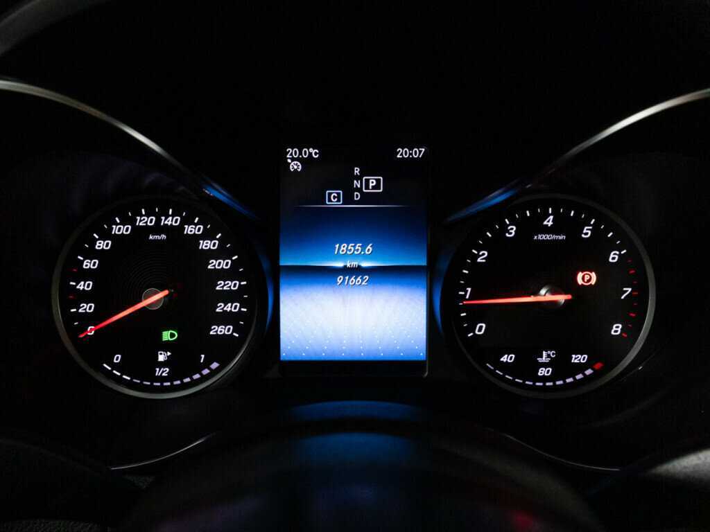 Б/У Мерседес-Бенц Ц-Класс 2019 года. Фото: #11