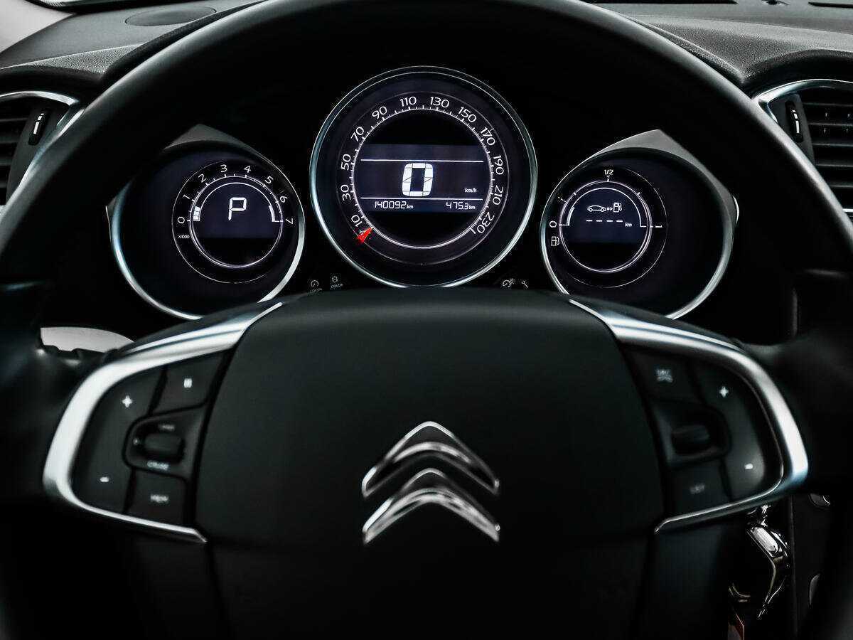 Б/У Ситроен Ц4 2016 года. Фото: #14