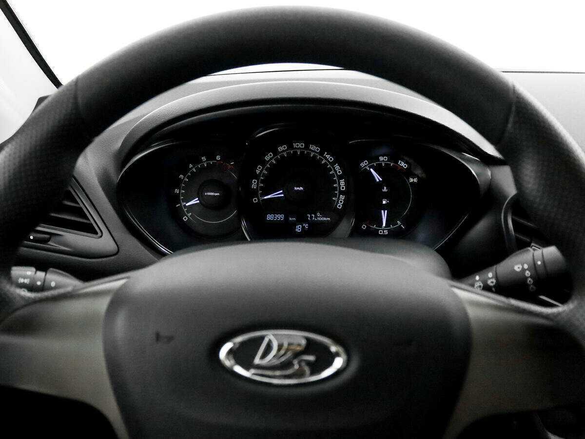 Б/У Лада (ВАЗ) Веста 2016 года. Фото: #14