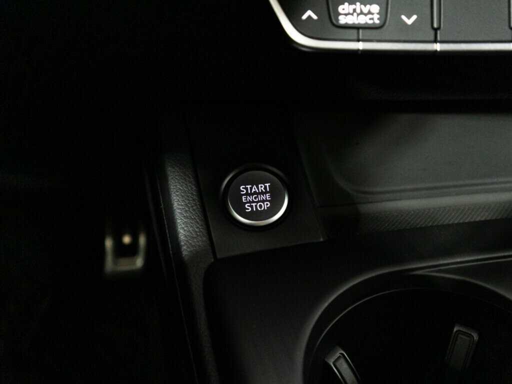 Б/У Ауди А4 2019 года. Фото: #19