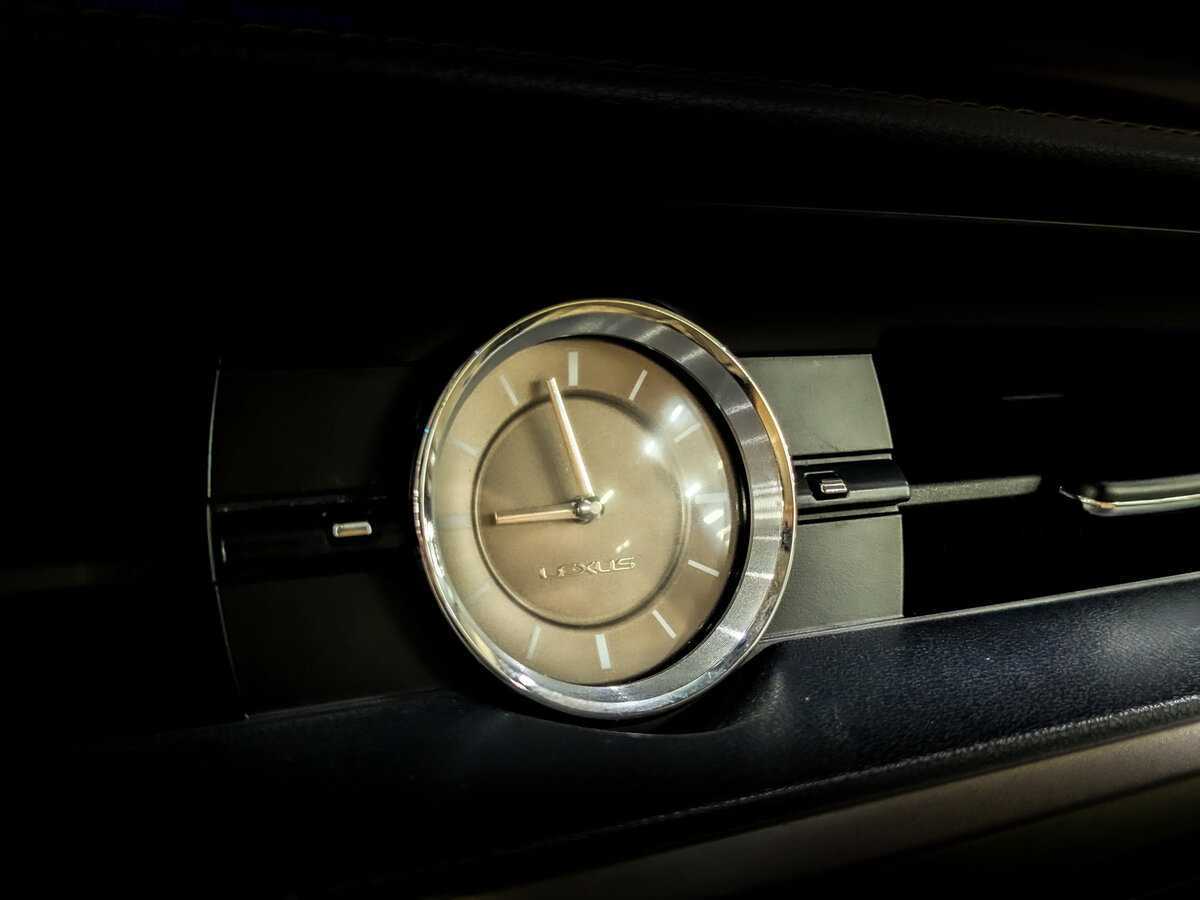 Б/У Лексус ЕС 2015 года. Фото: #28