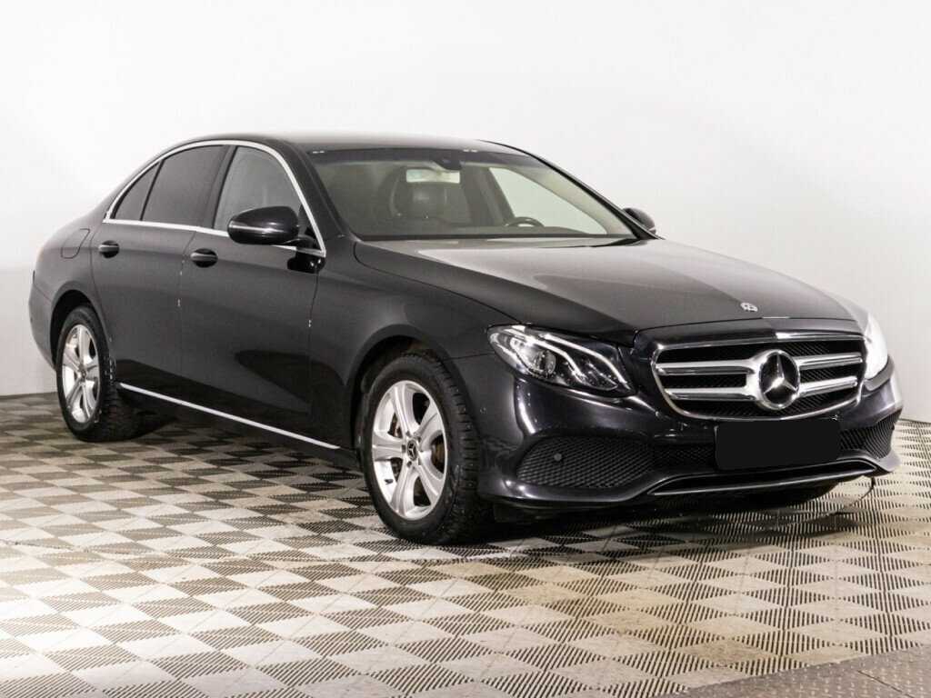 Б/У Мерседес-Бенц Е-Класс 2017 года. Фото: #2