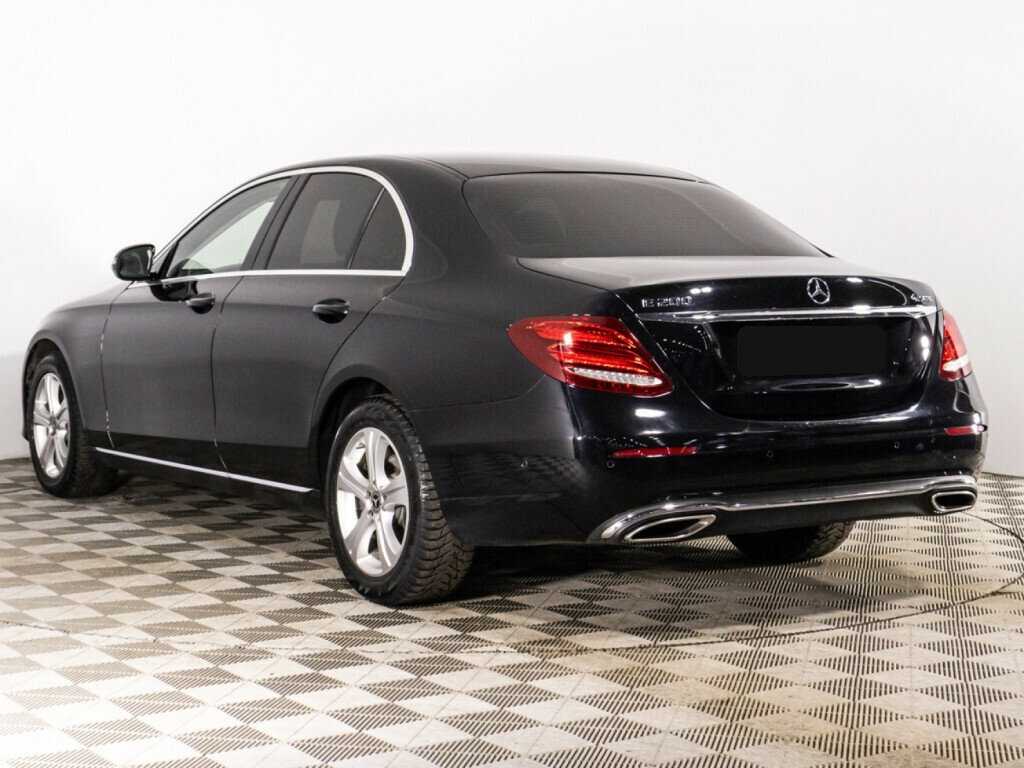 Б/У Мерседес-Бенц Е-Класс 2017 года. Фото: #6