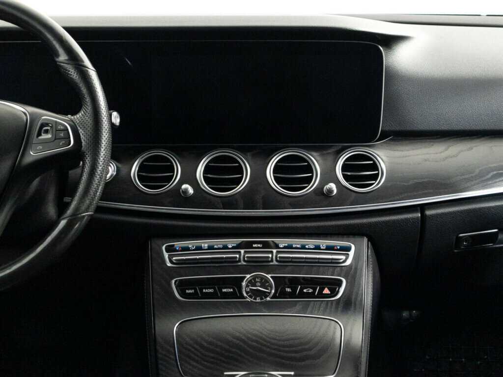 Б/У Мерседес-Бенц Е-Класс 2017 года. Фото: #13