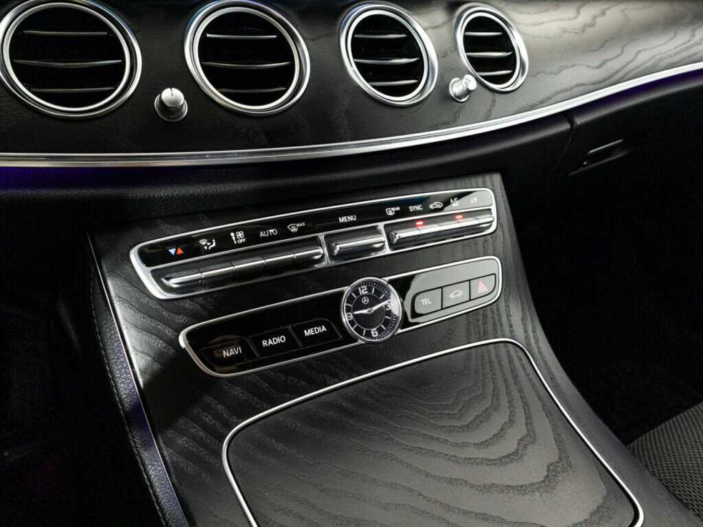 Б/У Мерседес-Бенц Е-Класс 2017 года. Фото: #17