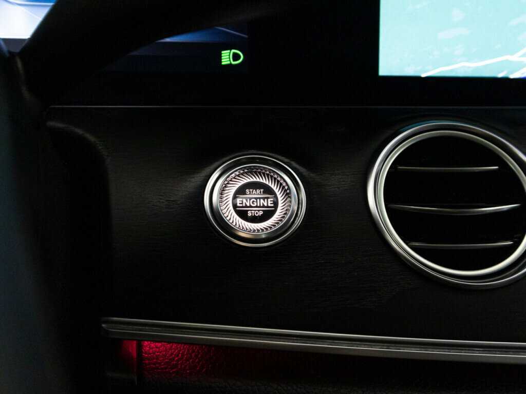 Б/У Мерседес-Бенц Е-Класс 2017 года. Фото: #20