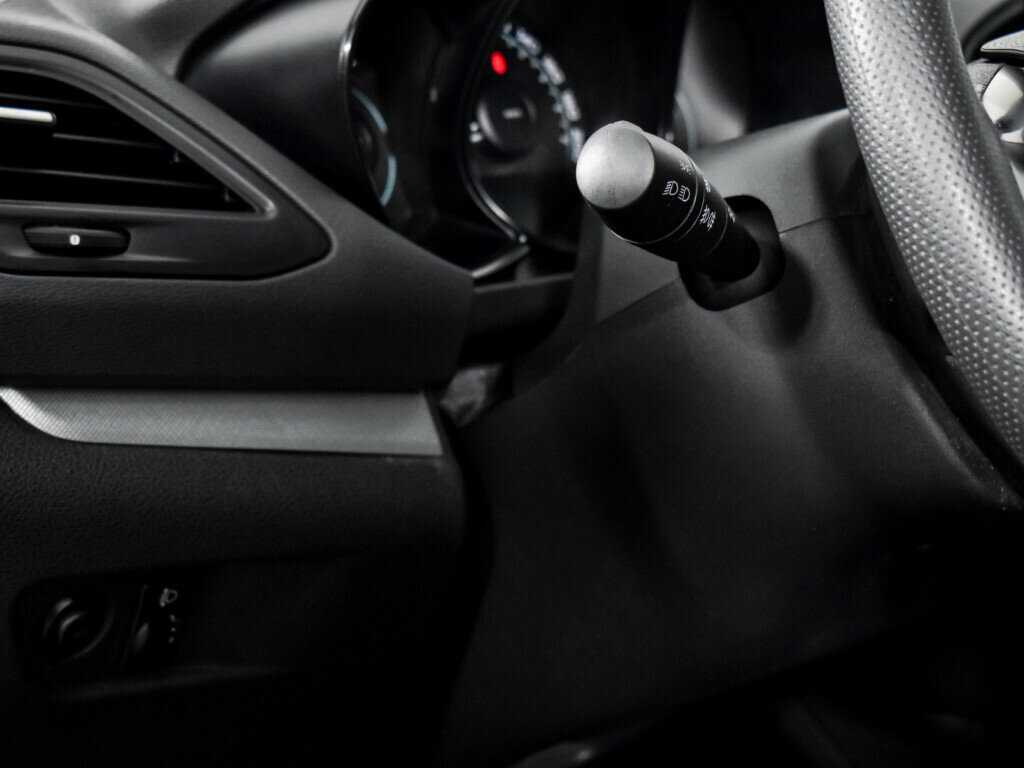 Б/У Лада (ВАЗ) Веста 2017 года. Фото: #9