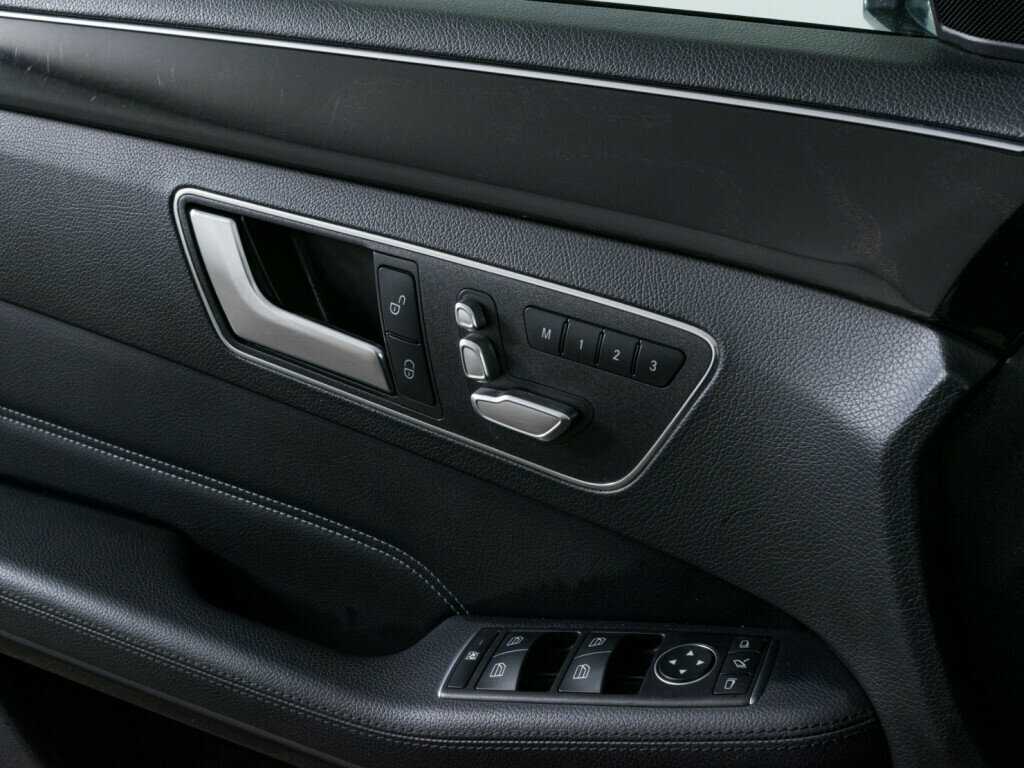 Б/У Мерседес-Бенц Е-Класс 2014 года. Фото: #12