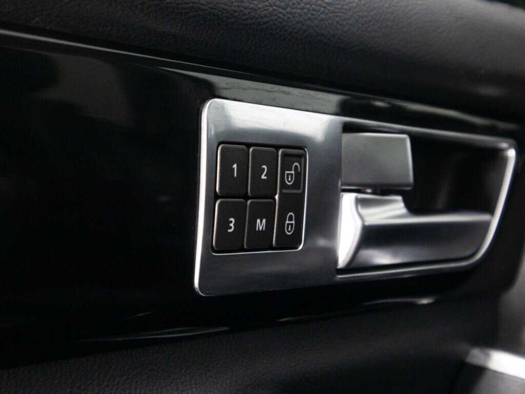 Б/У Лэнд Ровер Дискавери 2016 года. Фото: #22