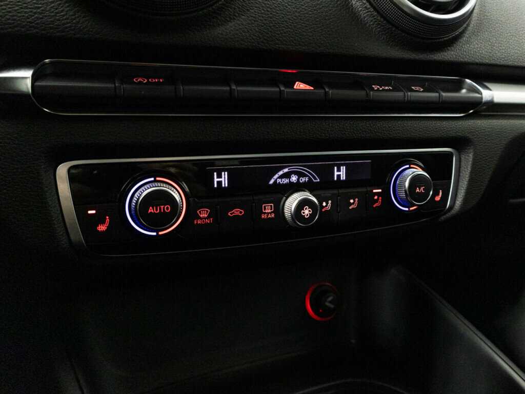 Б/У Ауди А3 2013 года. Фото: #16