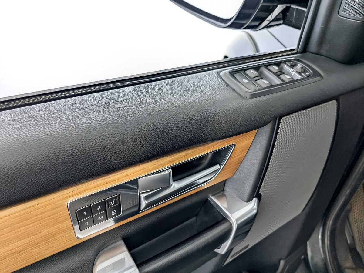 Б/У Лэнд Ровер Дискавери 2014 года. Фото: #26