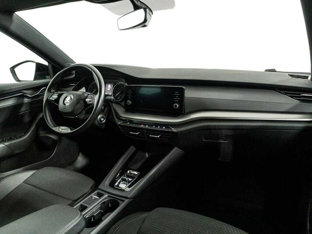 Б/У Шкода Октавия 2021 года. Фото: #8