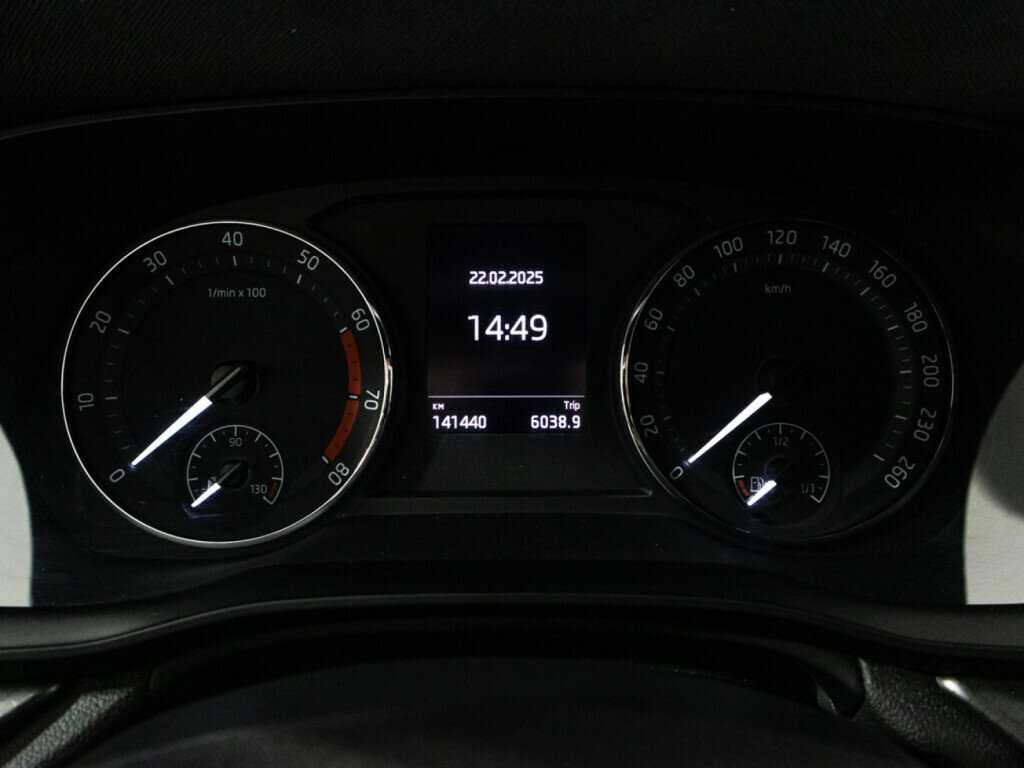 Б/У Шкода Октавия 2021 года. Фото: #11