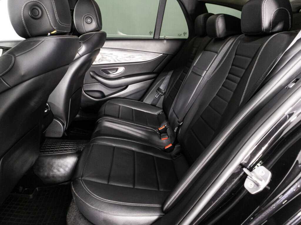 Б/У Мерседес-Бенц Е-Класс 2017 года. Фото: #9