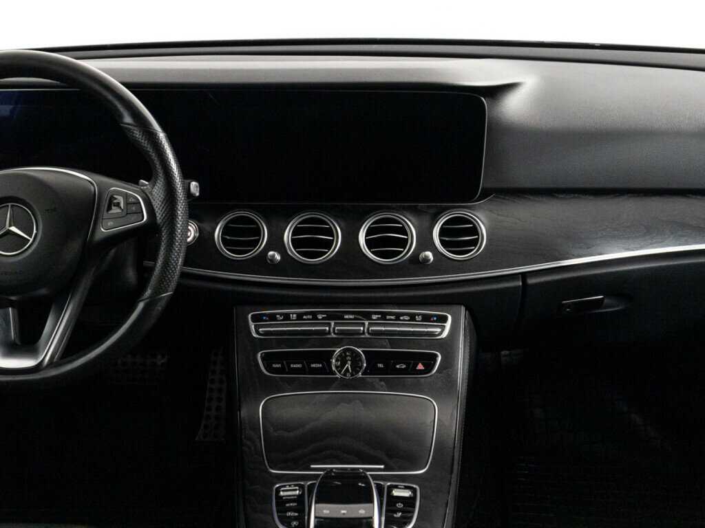 Б/У Мерседес-Бенц Е-Класс 2017 года. Фото: #13