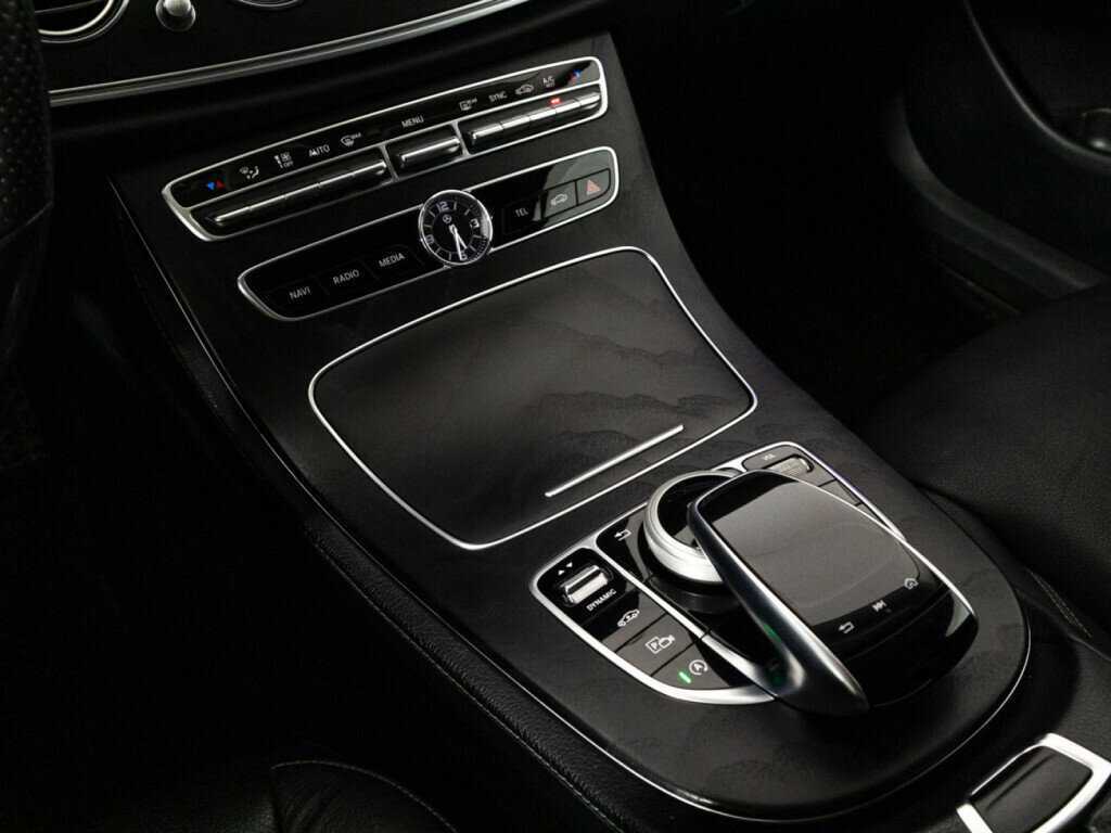 Б/У Мерседес-Бенц Е-Класс 2017 года. Фото: #18