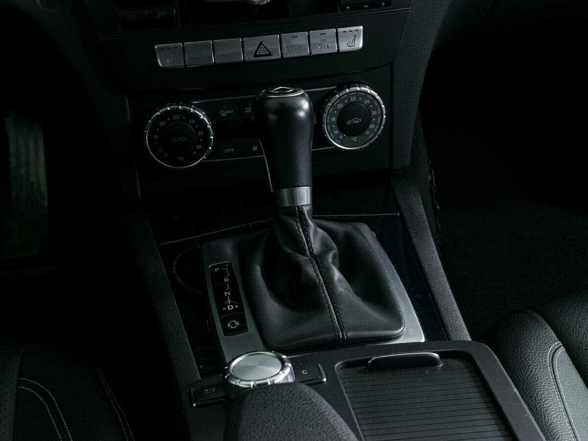 Б/У Мерседес-Бенц Ц-Класс 2014 года. Фото: #13