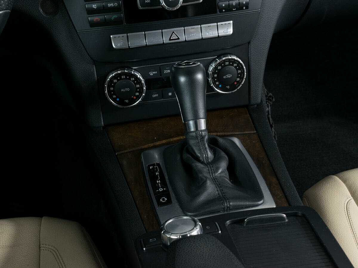 Б/У Мерседес-Бенц Ц-Класс 2012 года. Фото: #13