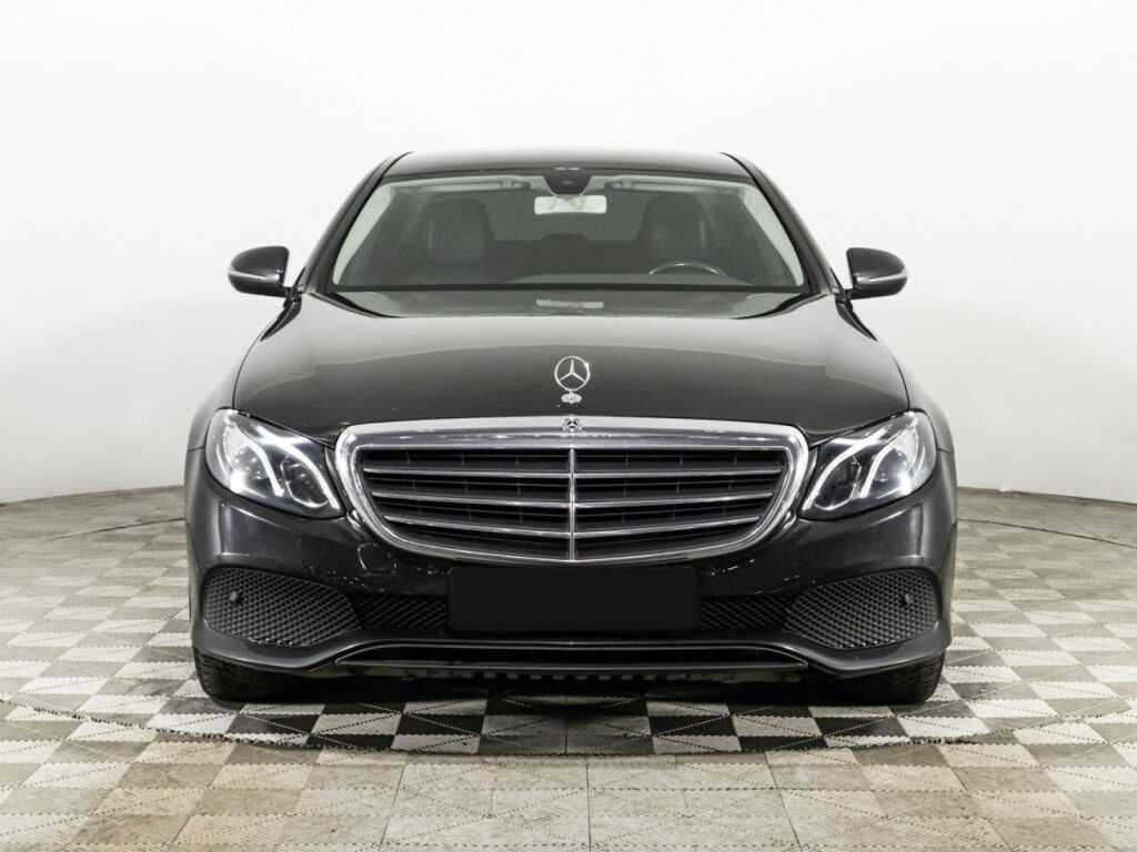 Б/У Мерседес-Бенц Е-Класс 2019 года. Фото: #1