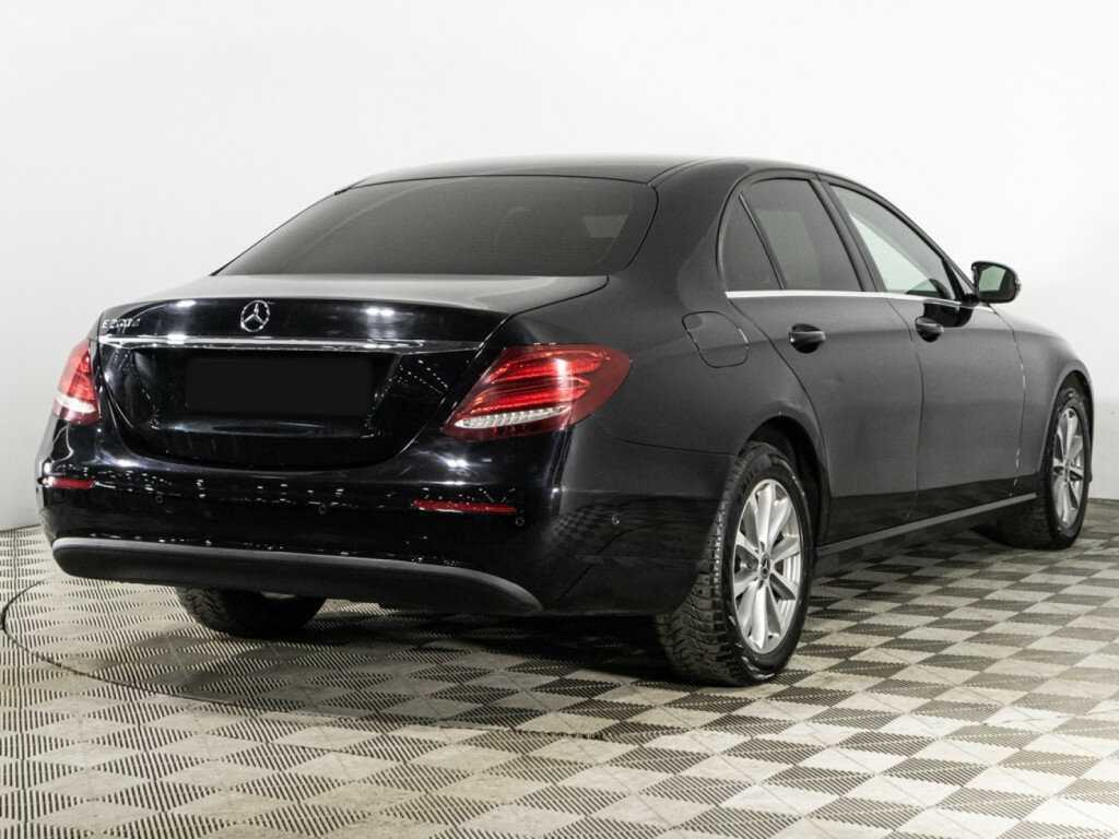 Б/У Мерседес-Бенц Е-Класс 2019 года. Фото: #4