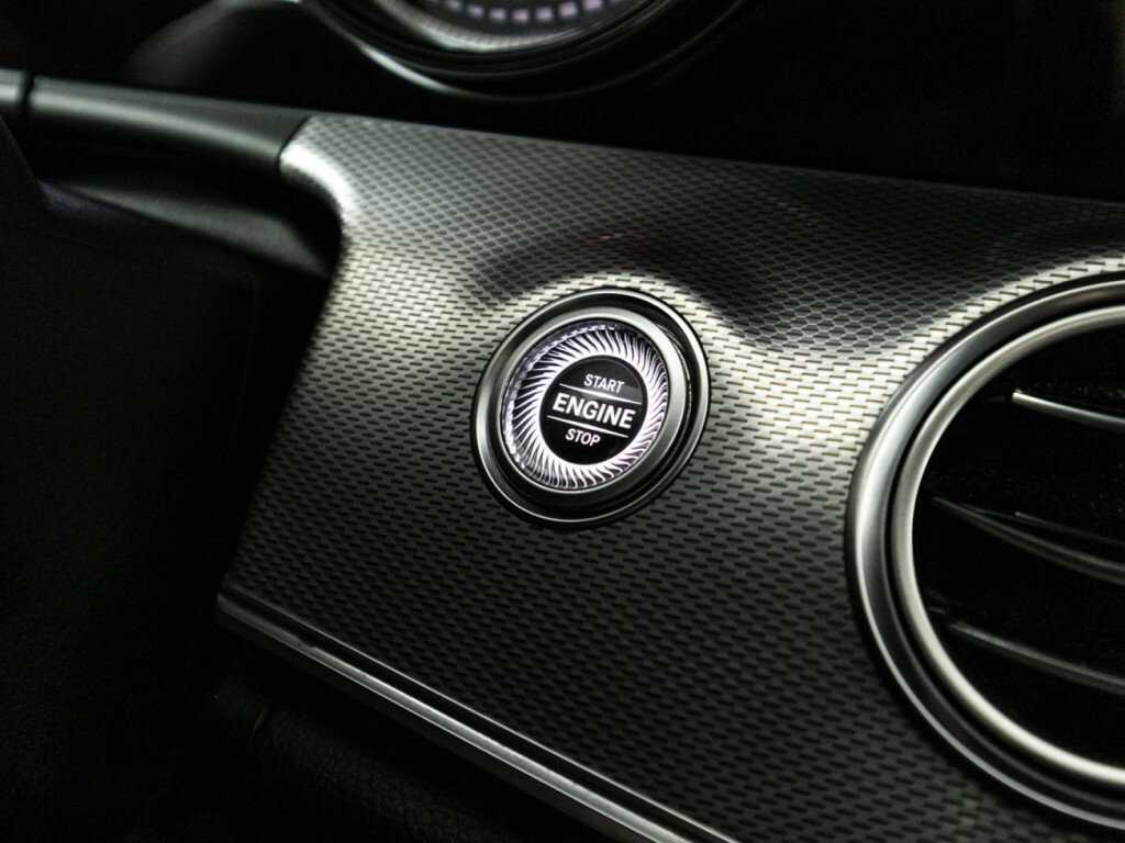 Б/У Мерседес-Бенц Е-Класс 2019 года. Фото: #17