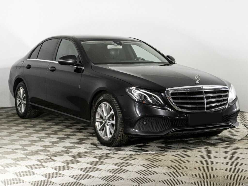 Б/У Мерседес-Бенц Е-Класс 2019 года. Фото: #2