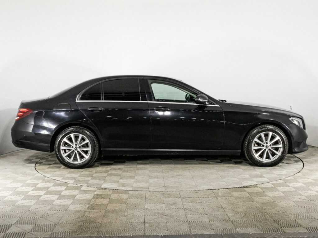 Б/У Мерседес-Бенц Е-Класс 2019 года. Фото: #3