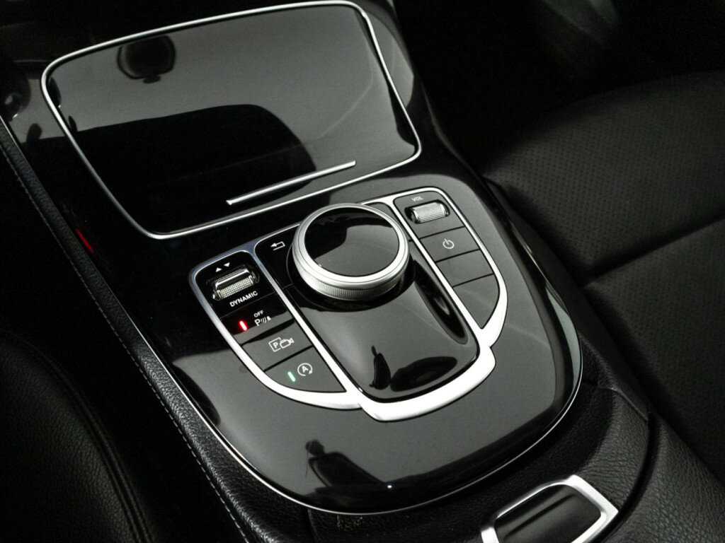 Б/У Мерседес-Бенц Е-Класс 2019 года. Фото: #16