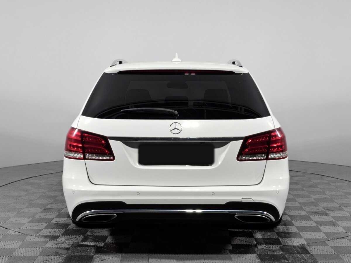 Б/У Мерседес-Бенц Е-Класс 2015 года. Фото: #6