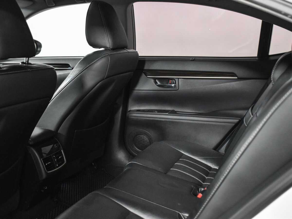 Б/У Лексус ЕС 2015 года. Фото: #10