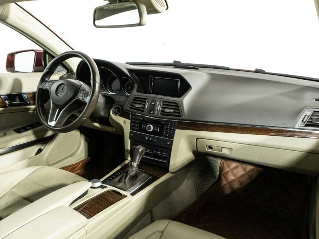 Б/У Мерседес-Бенц Е-Класс 2012 года. Фото: #8