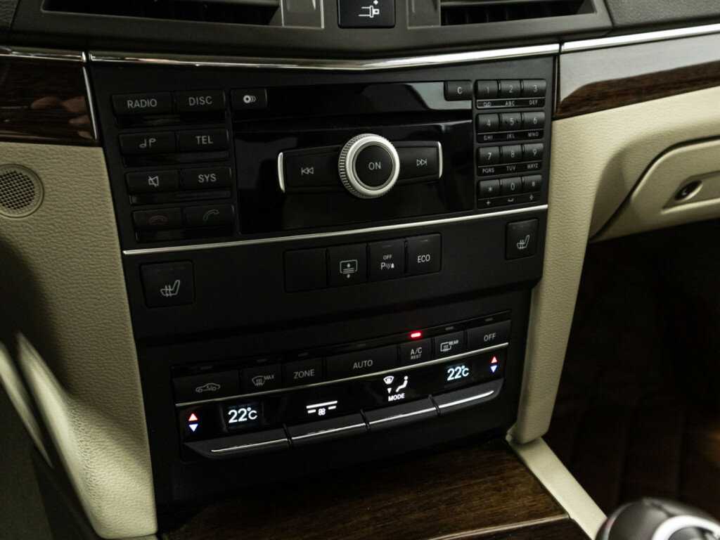 Б/У Мерседес-Бенц Е-Класс 2012 года. Фото: #14