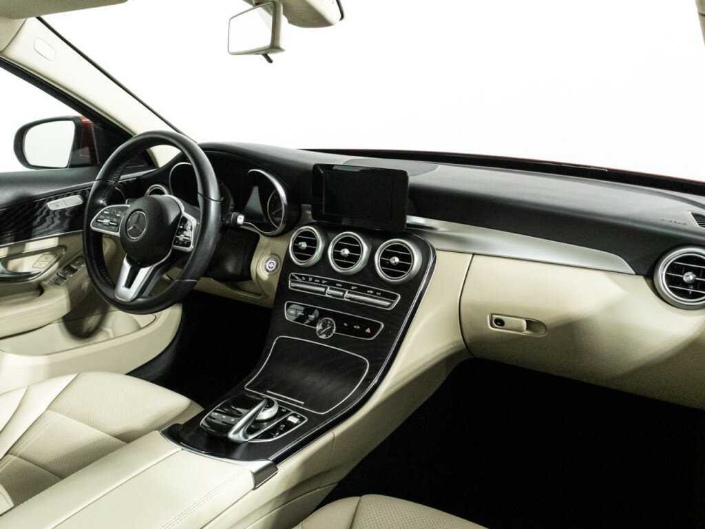 Б/У Мерседес-Бенц Ц-Класс 2019 года. Фото: #8