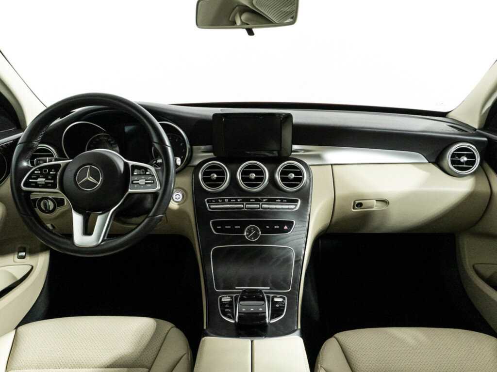 Б/У Мерседес-Бенц Ц-Класс 2019 года. Фото: #12