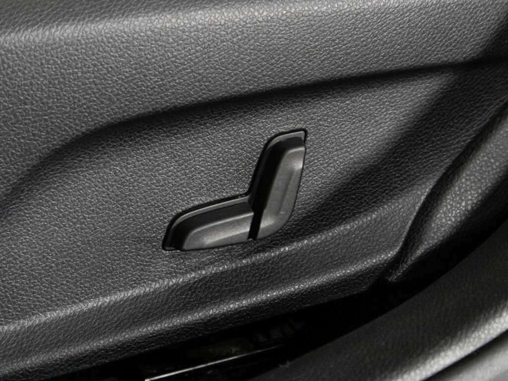 Б/У Мерседес-Бенц Ц-Класс 2019 года. Фото: #16