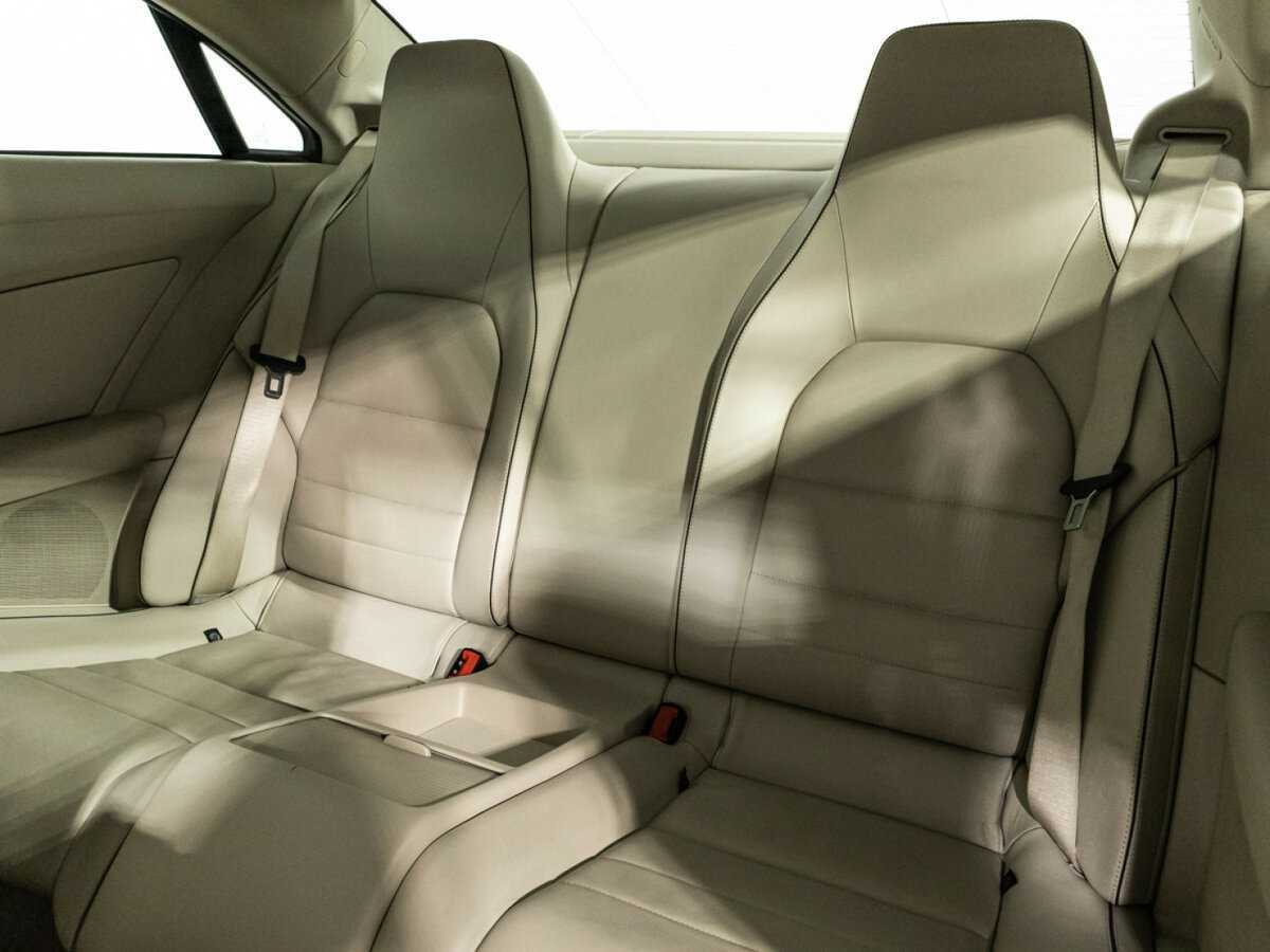 Б/У Мерседес-Бенц Е-Класс 2013 года. Фото: #9