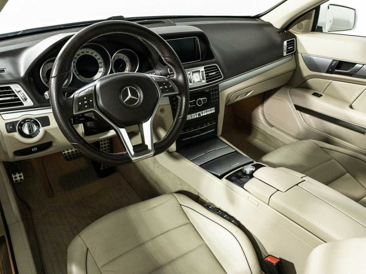 Б/У Мерседес-Бенц Е-Класс 2013 года. Фото: #10