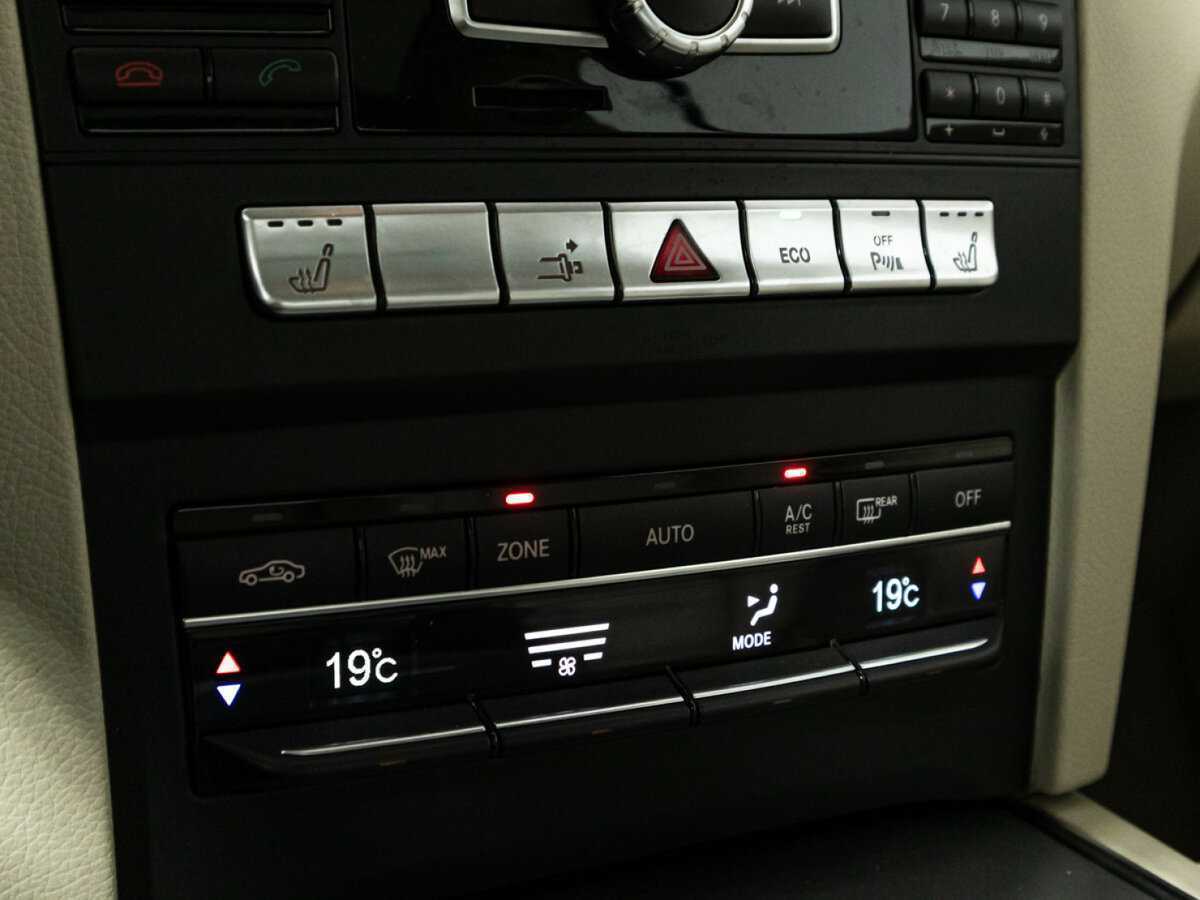 Б/У Мерседес-Бенц Е-Класс 2013 года. Фото: #18