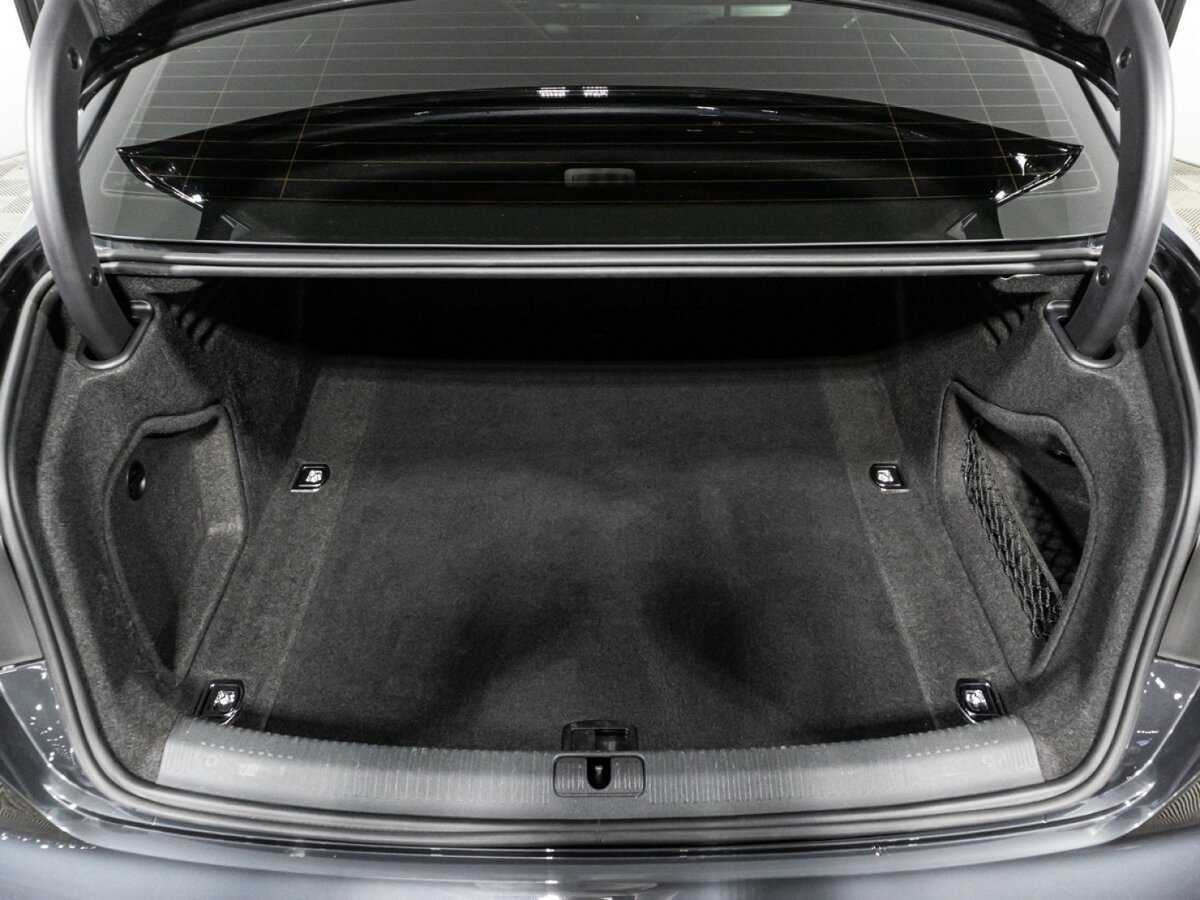 Б/У Ауди А4 2017 года. Фото: #14