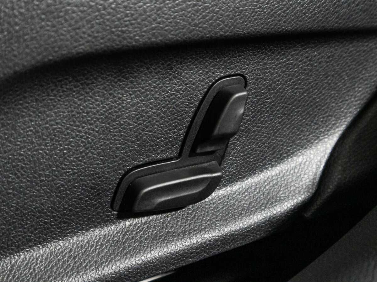 Б/У Мерседес-Бенц Ц-Класс 2019 года. Фото: #17