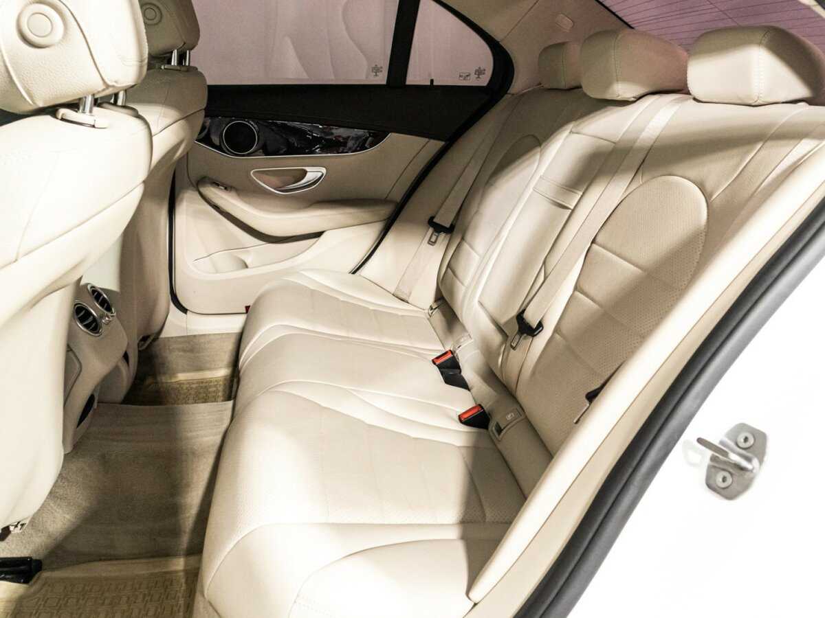 Б/У Мерседес-Бенц Ц-Класс 2017 года. Фото: #9